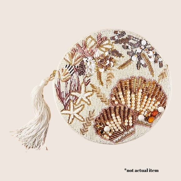 🐚 ANTHRO UNDER THE SEA SEASHELL BEADED CIRCLE POUCH CREAM HANDBAG PURSE NWT - Picture 1 of 6